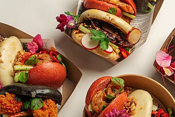 Steamed bao buns