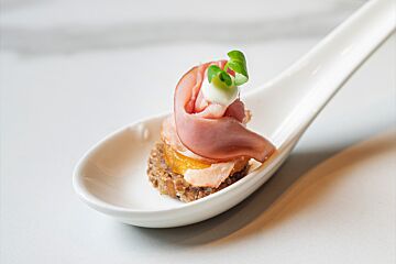 Amuse van gerookte eendenborst