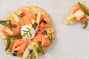 Flatbread met gerookte zalm
