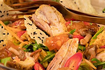 Thaise kippendijsalade