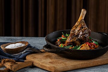 Gegaarde lamsschenkel