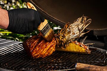 Gekarameliseerde ananas van de BBQ