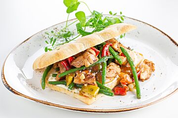Flatbread met Parrillada Piri Piri kip
